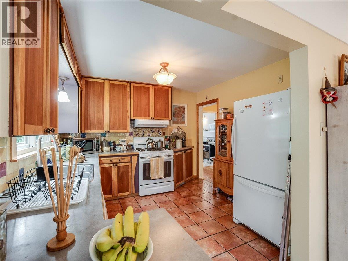 908 Fifth Street, Nelson