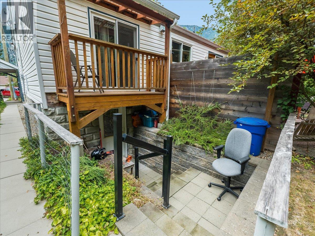 908 Fifth Street, Nelson