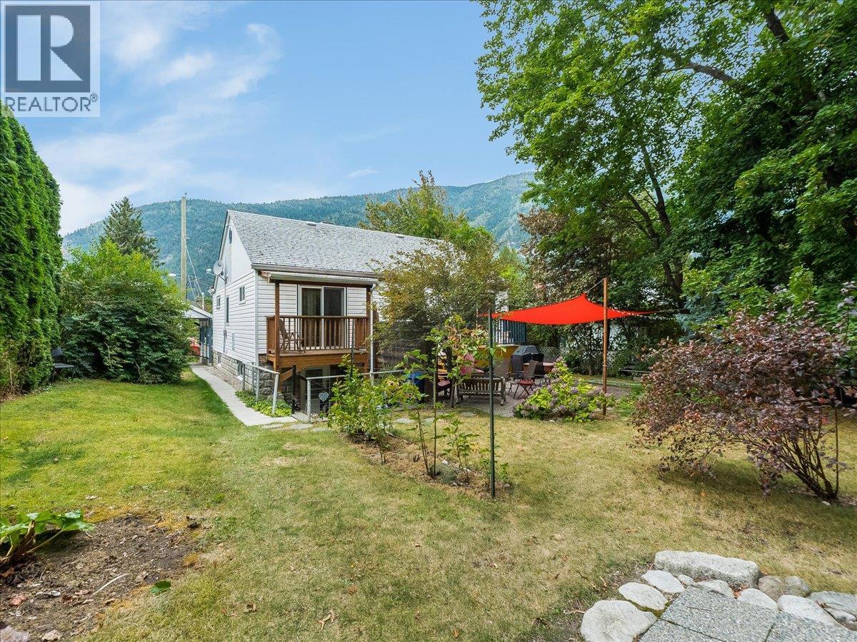 908 Fifth Street - 8