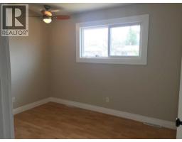 10337 110 Avenue, Peace River, AB T8S1K5 Photo 7