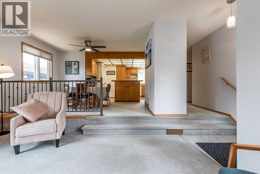 78 Seven Persons Crescent SW photo 14