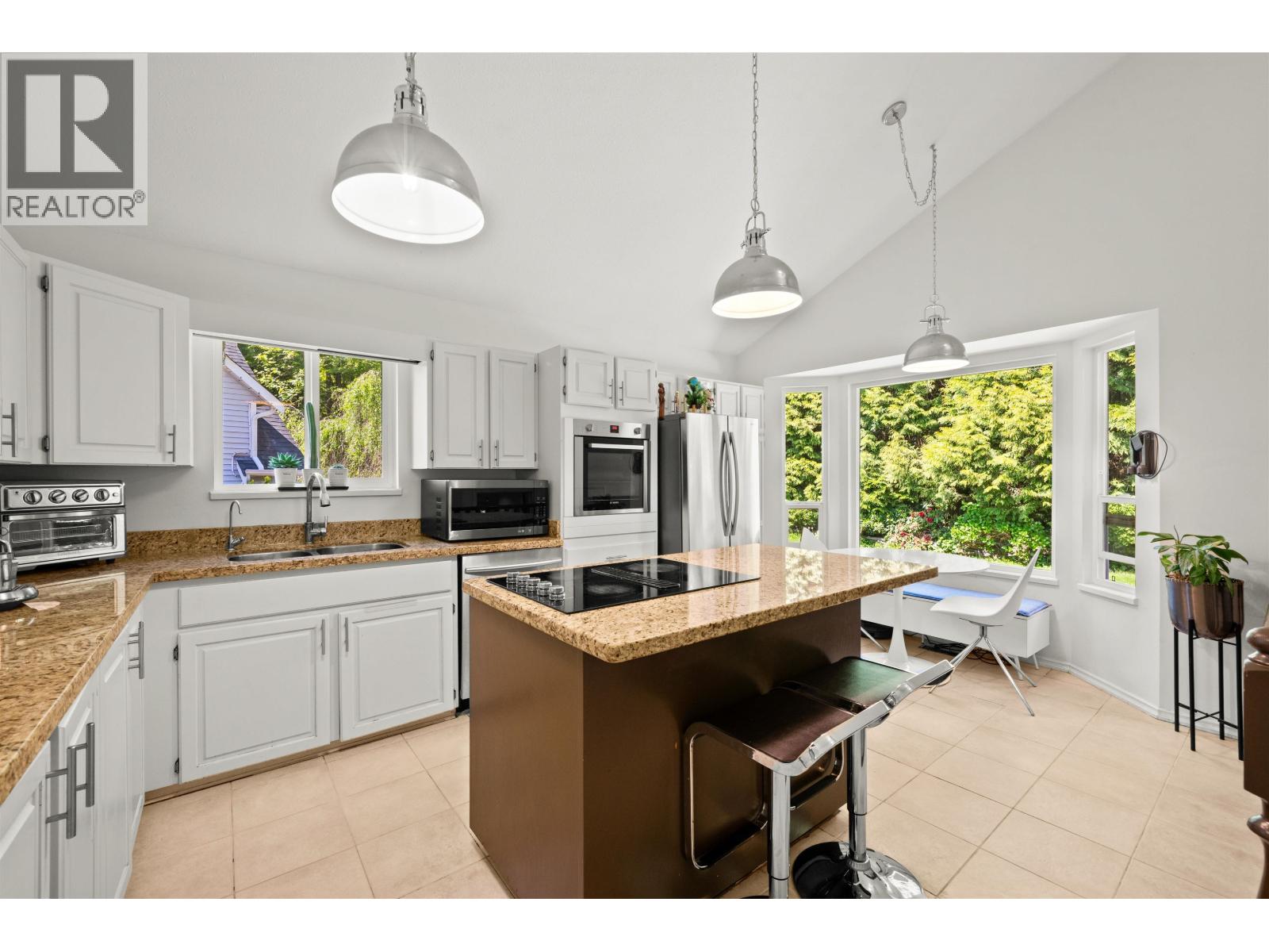 3336 MANNING CRESCENT, North Vancouver