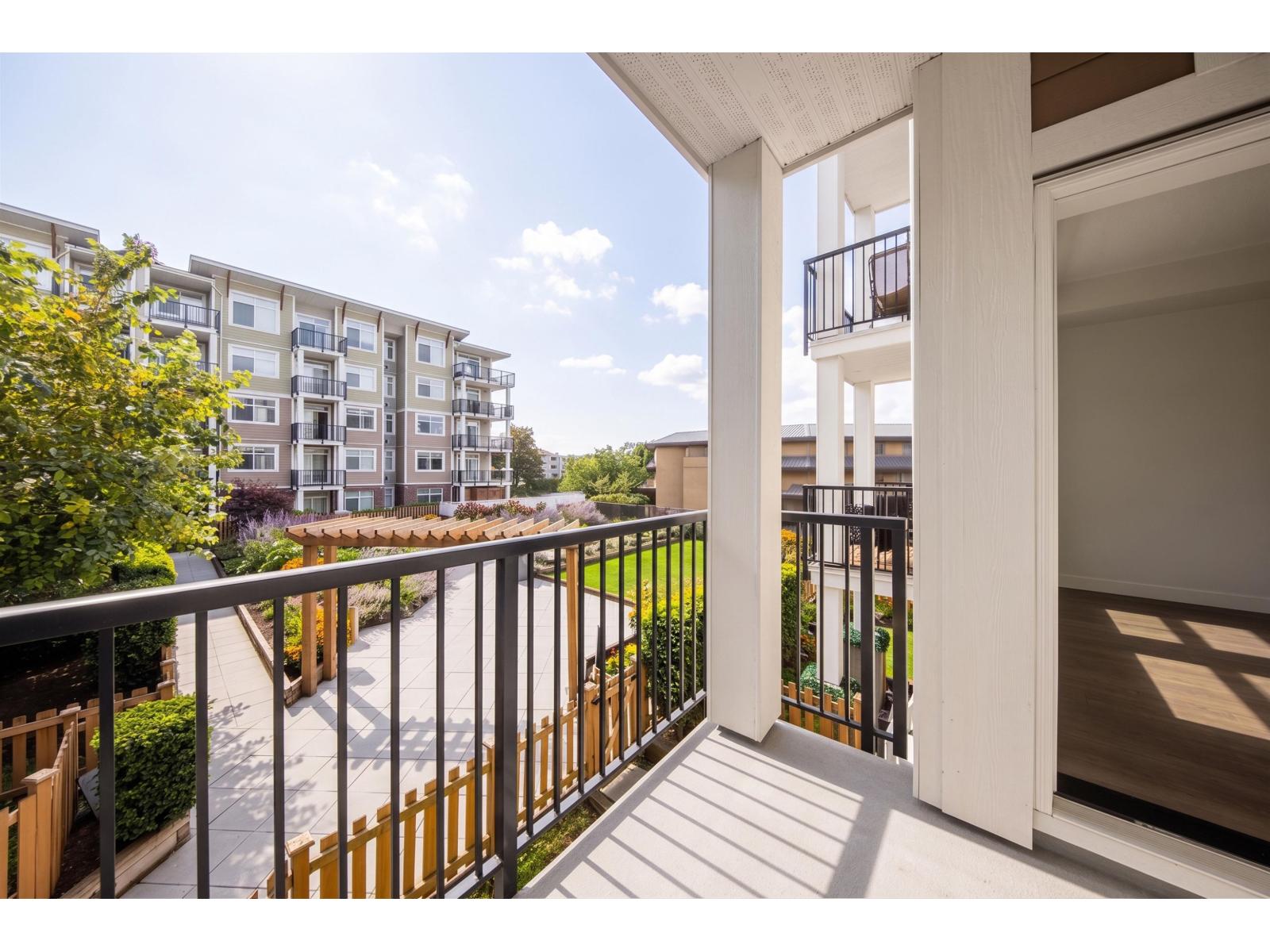 209 20686 EASTLEIGH CRESCENT, Langley