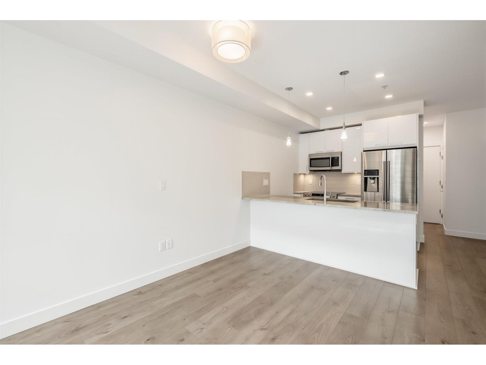 209 20686 EASTLEIGH CRESCENT, Langley