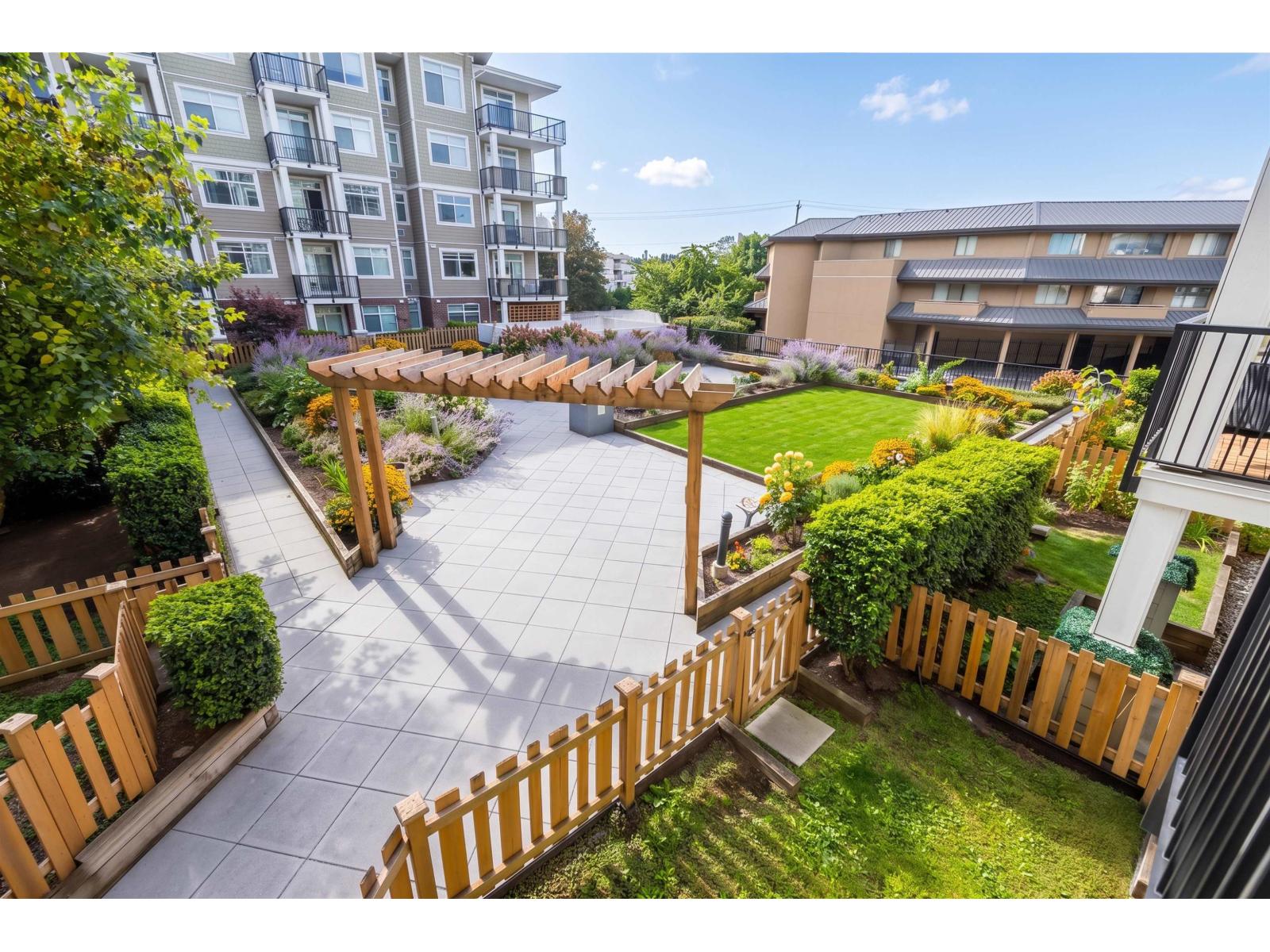 209 20686 EASTLEIGH CRESCENT, Langley