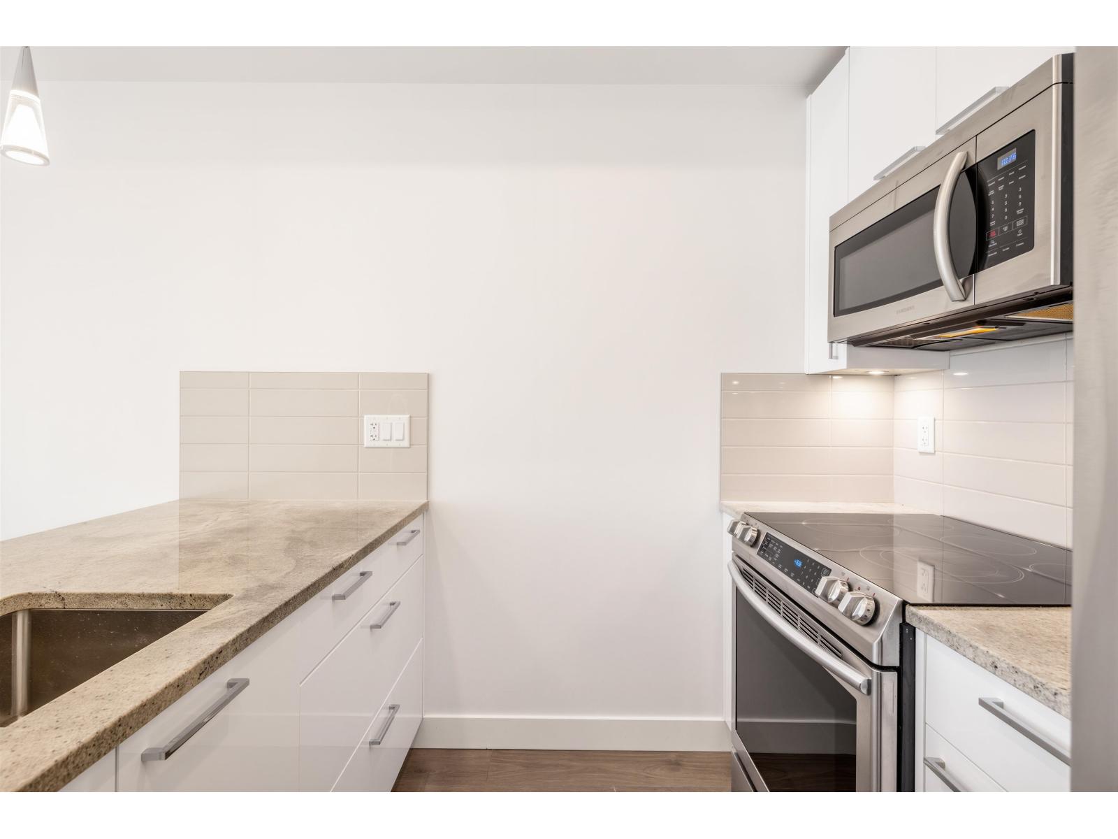 209 20686 EASTLEIGH CRESCENT, Langley