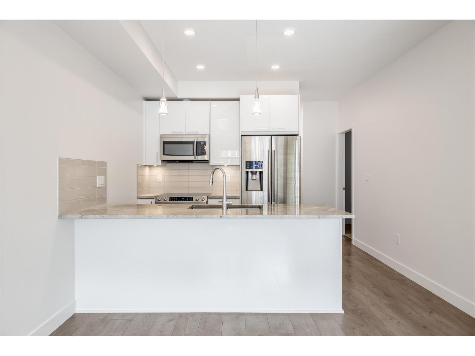 209 20686 EASTLEIGH CRESCENT, Langley