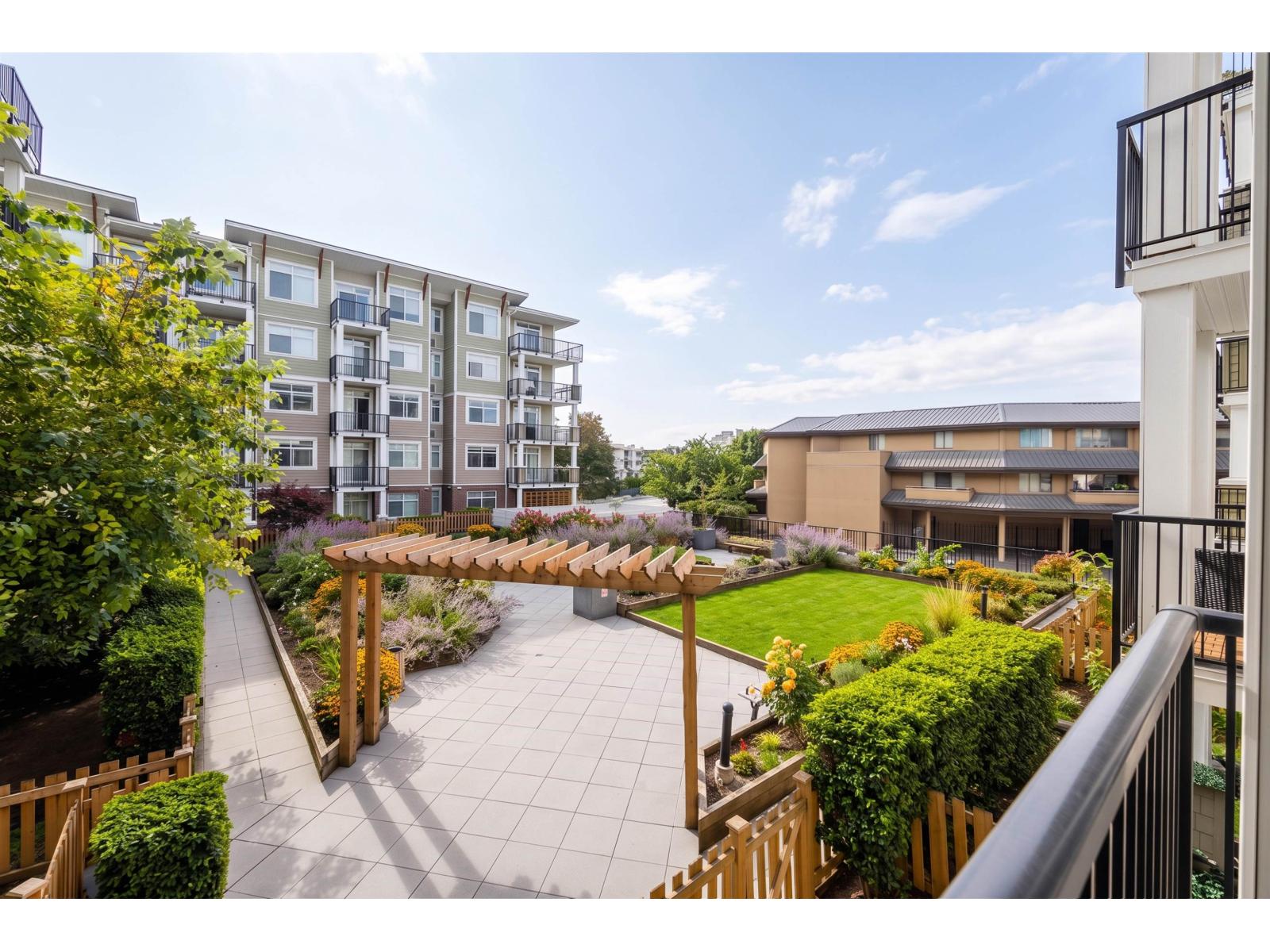 209 20686 EASTLEIGH CRESCENT, Langley
