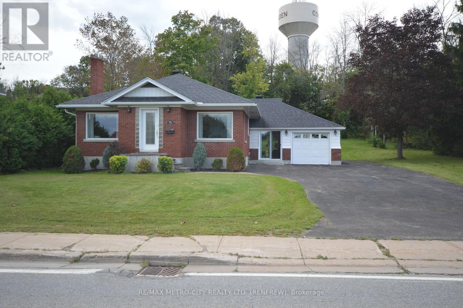 33 PEMBROKE STREET, Whitewater Region