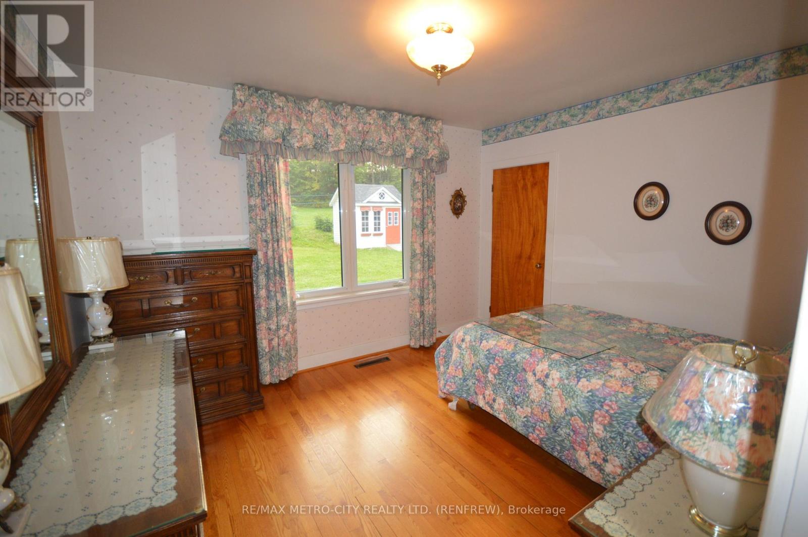 33 PEMBROKE STREET, Whitewater Region — photo 8