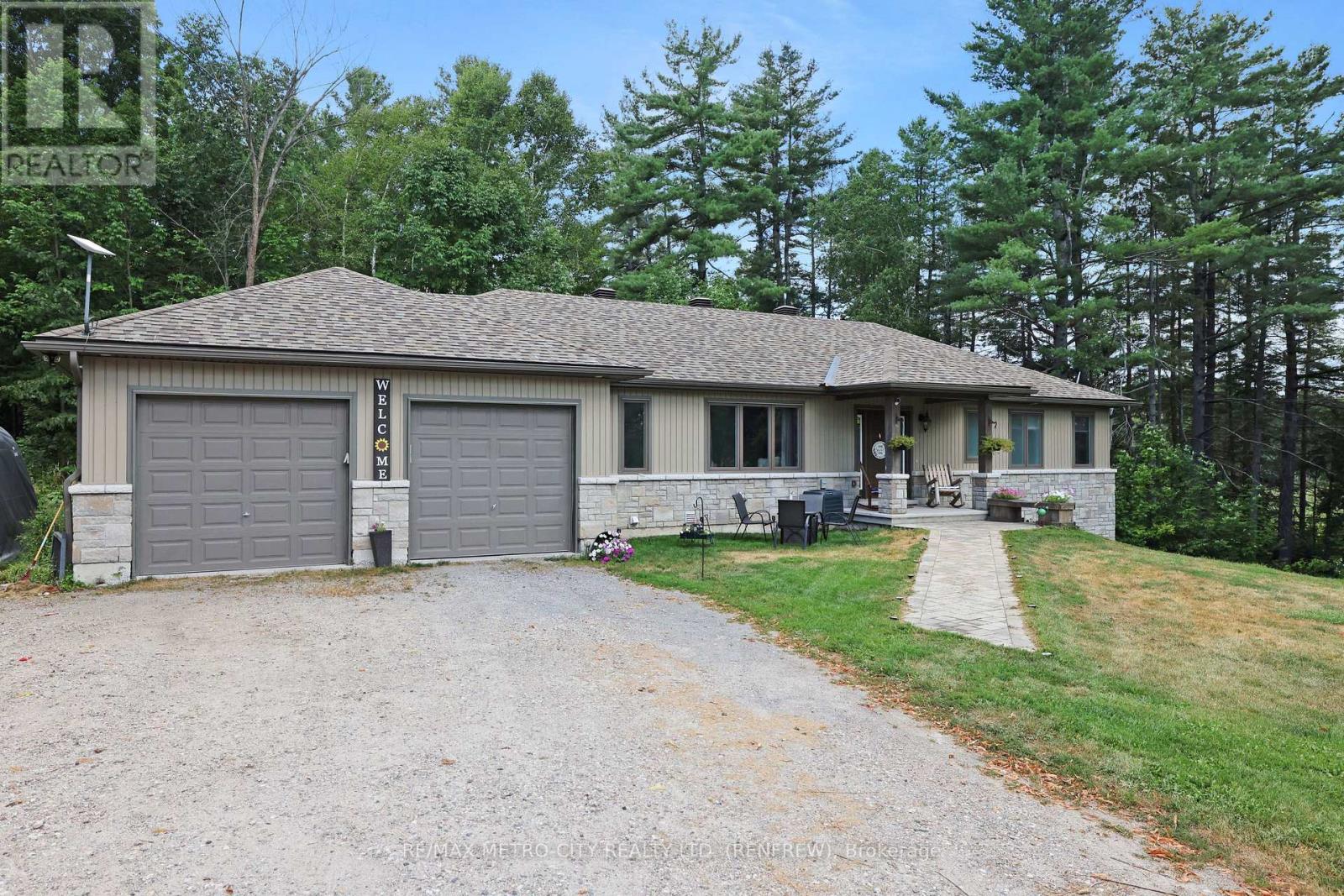 2457 BURNSTOWN ROAD, McNab/Braeside — photo 4