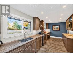 Kitchen - 635 William Street, Midland, ON L4R2S7 Photo 9