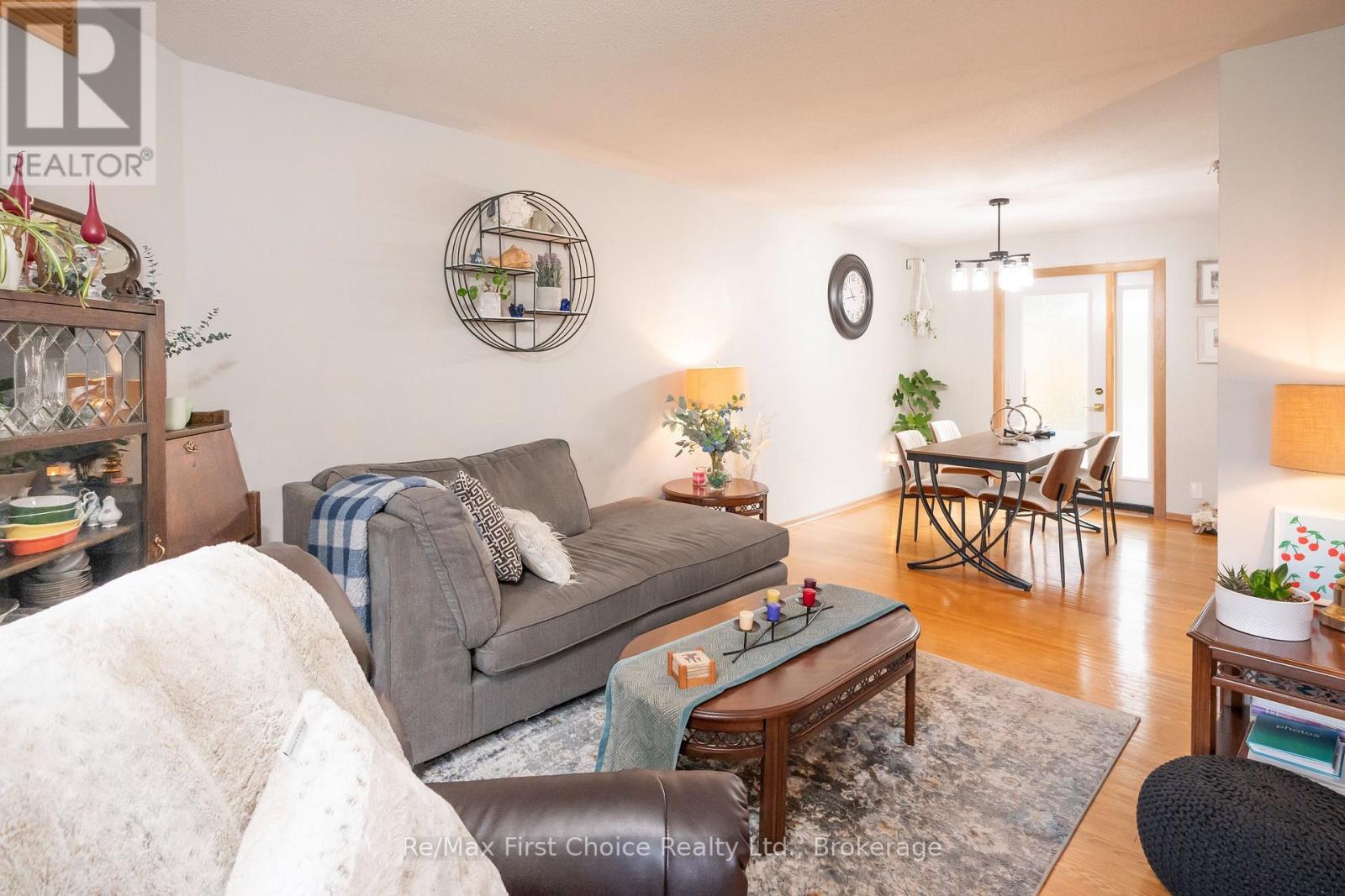 159 HOGARTH STREET - 11