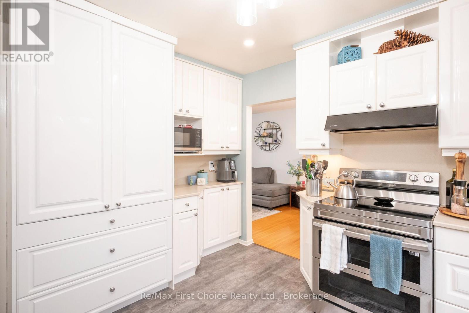 159 HOGARTH STREET - 15