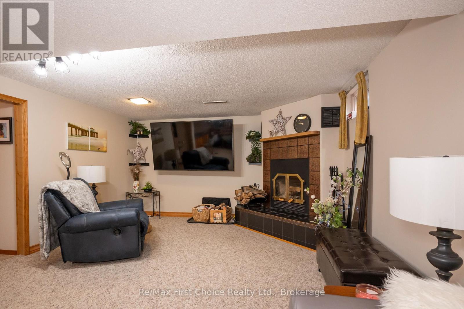 159 HOGARTH STREET - 32
