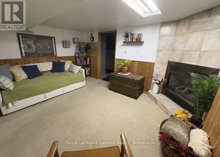 124 KENOGAMI AVENUE S - 10