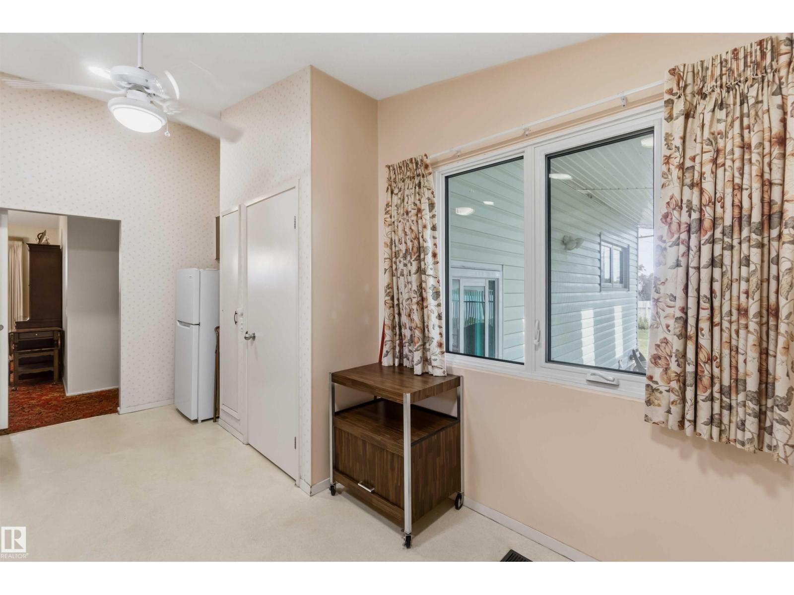 9311 68 ST NW - 8