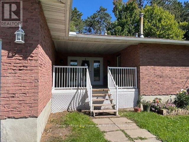 65 RIDGEMOUNT DRIVE - 15