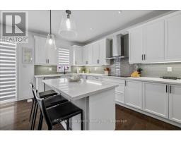 2400 Spring Meadow Way, Oakville, ON L6M0R6 Photo 19