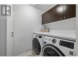 2400 Spring Meadow Way, Oakville, ON L6M0R6 Photo 39