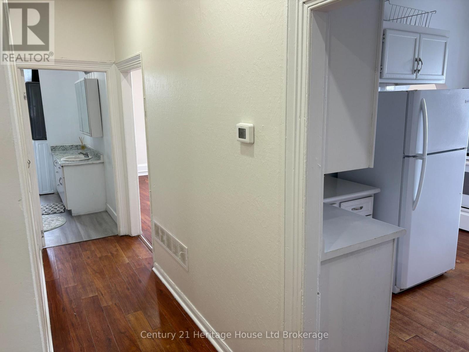 2 - 694 DUNDAS STREET, Woodstock (Woodstock - South) — photo 3