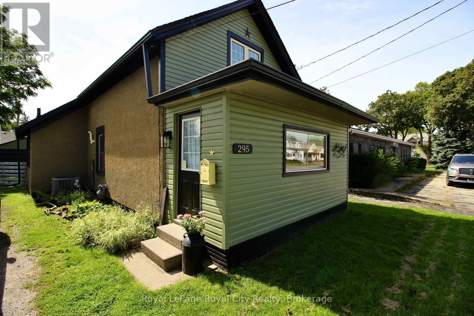 295 KILLALY STREET E, Port Colborne (Killaly East) — photo 2