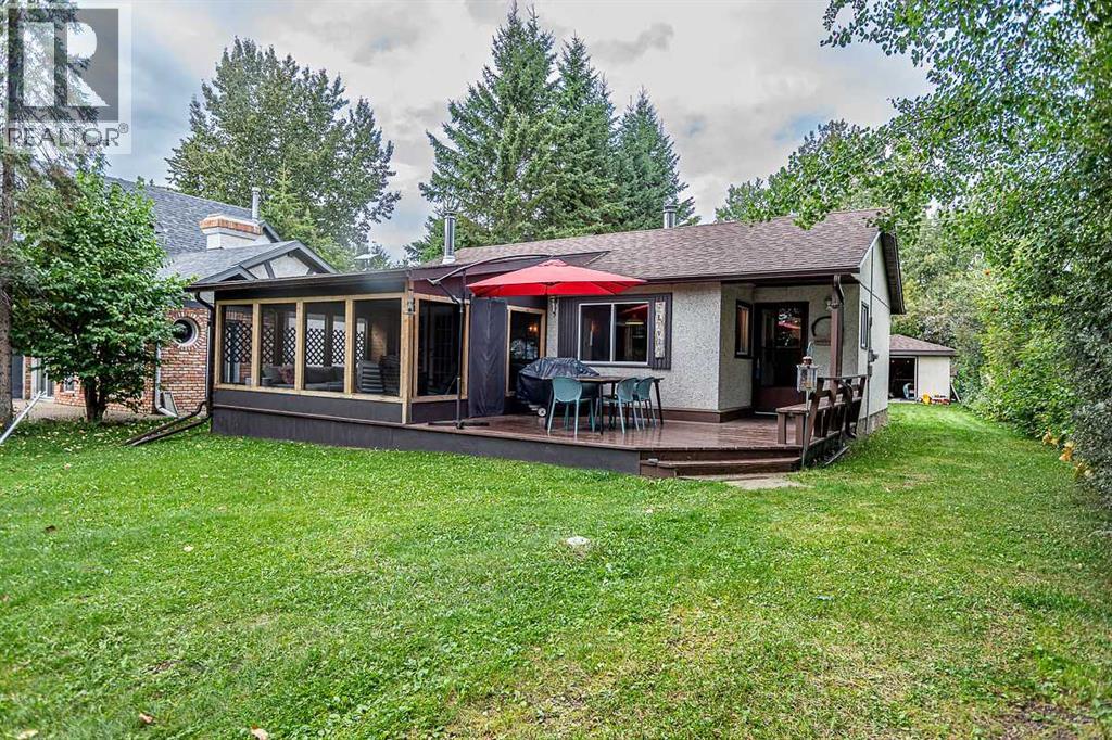 11 Lakeshore Drive, Sundance Beach — photo 1
