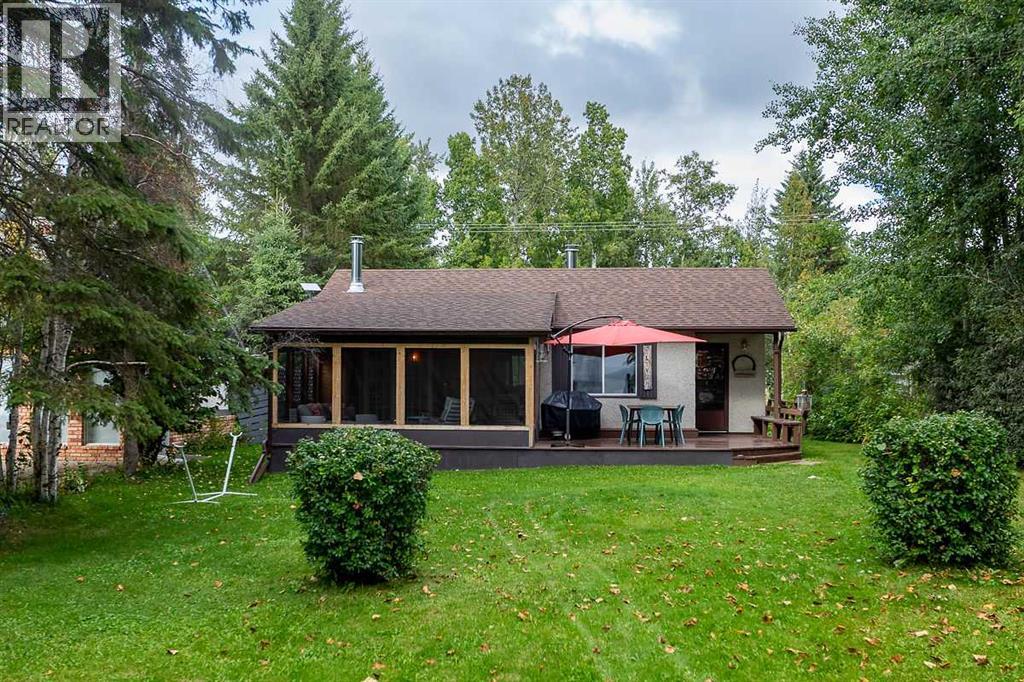 11 Lakeshore Drive, Sundance Beach — photo 3