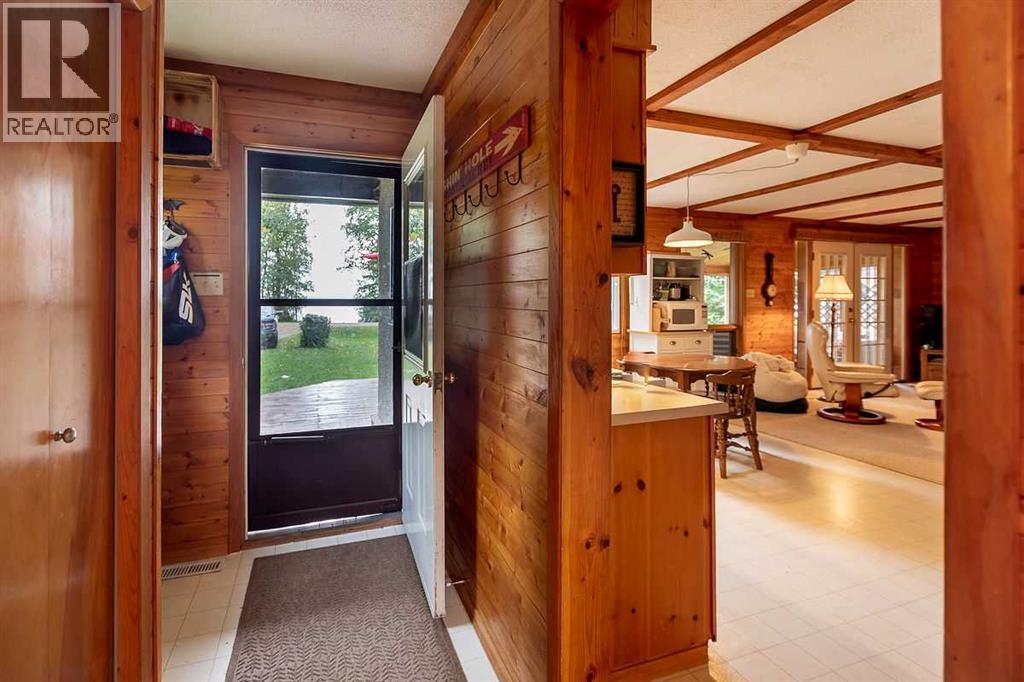 11 Lakeshore Drive, Sundance Beach — photo 4