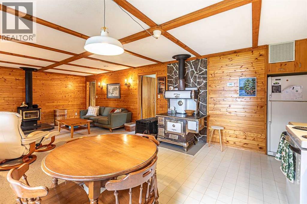 11 Lakeshore Drive, Sundance Beach — photo 6