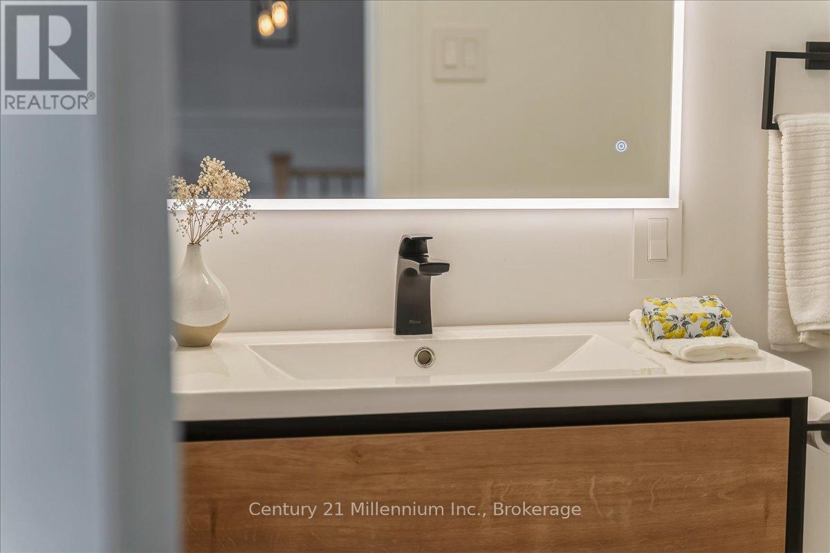 33 SLALOM GATE ROAD - 24