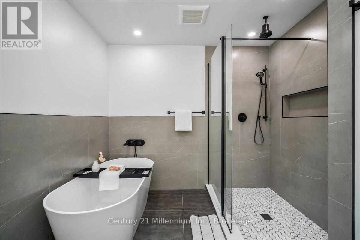 33 SLALOM GATE ROAD - 33