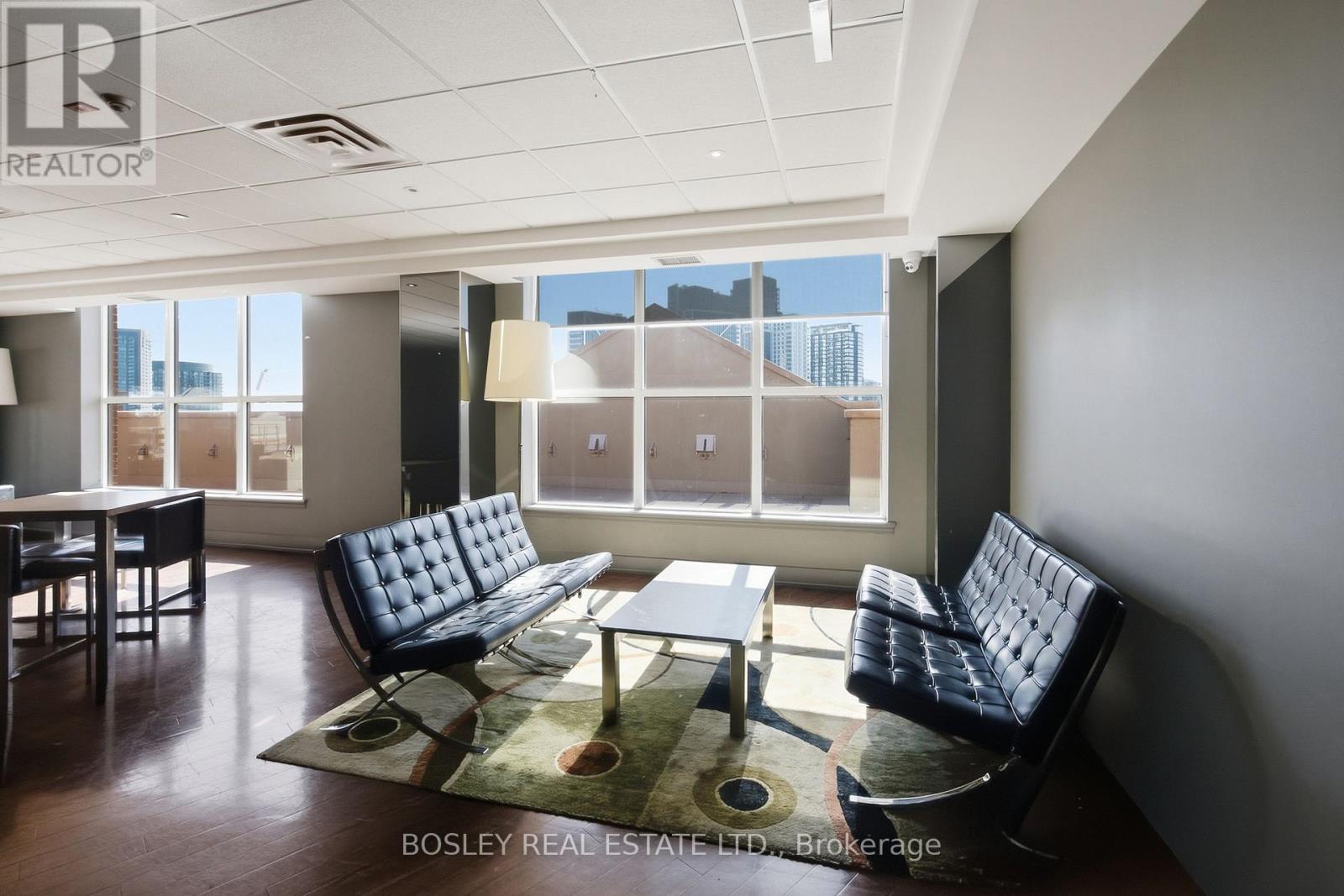 #105 801 KING STREET W - 23