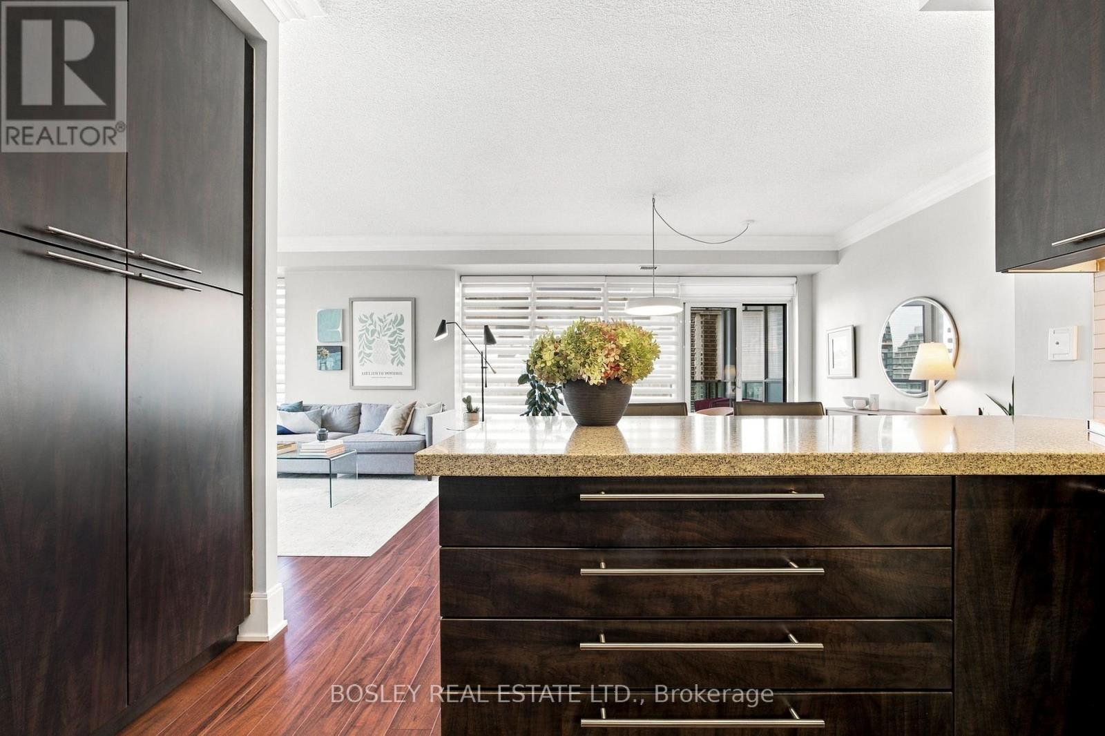 #802 25 BROADWAY AVENUE - Image 12