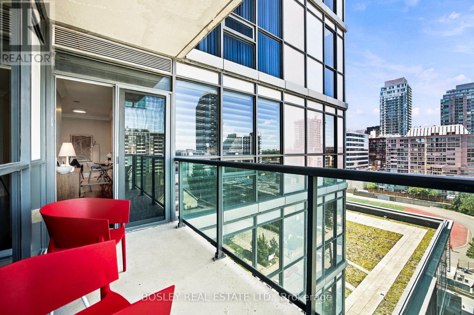 #802 25 BROADWAY AVENUE - 21