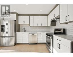 Primary Bedroom - 19 Mardale Crescent Ne, Calgary, AB T2A3V4 Photo 8