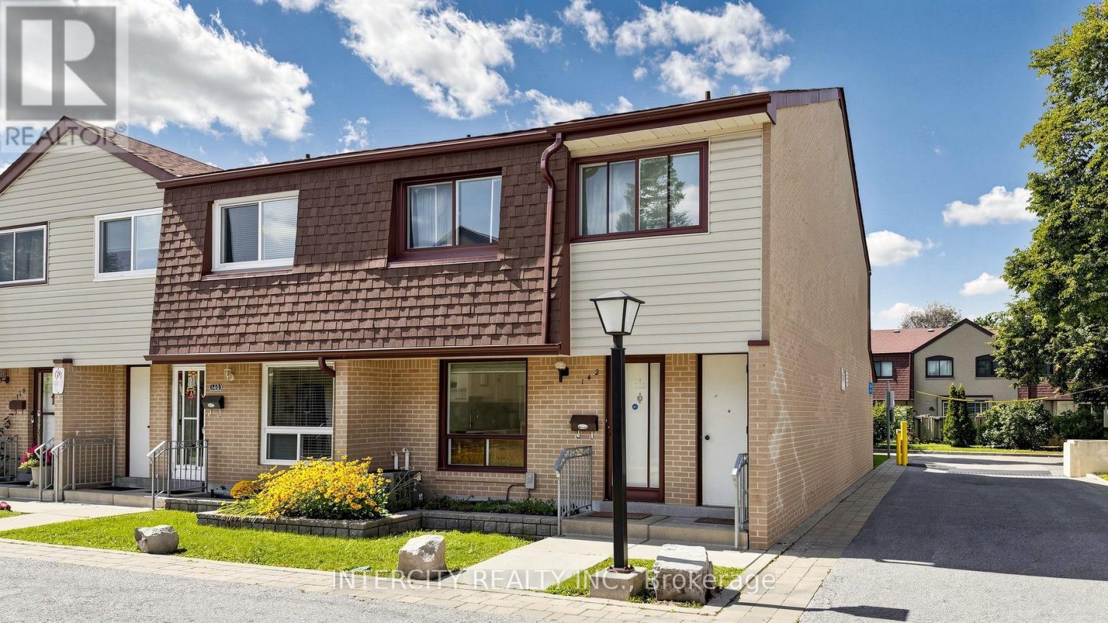 142 - 21 LIVONIA PLACE, Toronto (Morningside) — photo 2