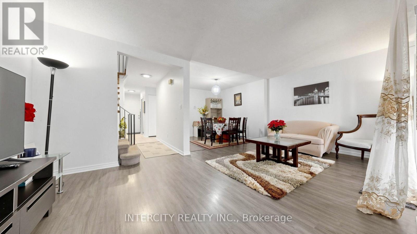 142 - 21 LIVONIA PLACE, Toronto (Morningside) — photo 9
