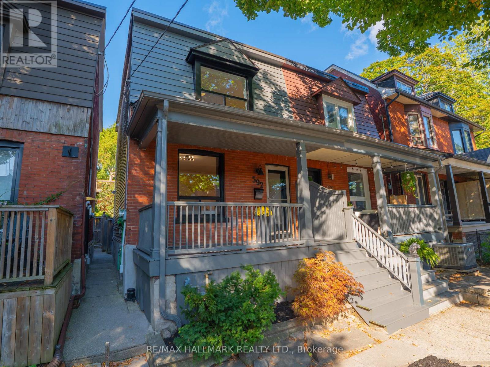 592 LOGAN AVENUE, Toronto (North Riverdale) — photo 2