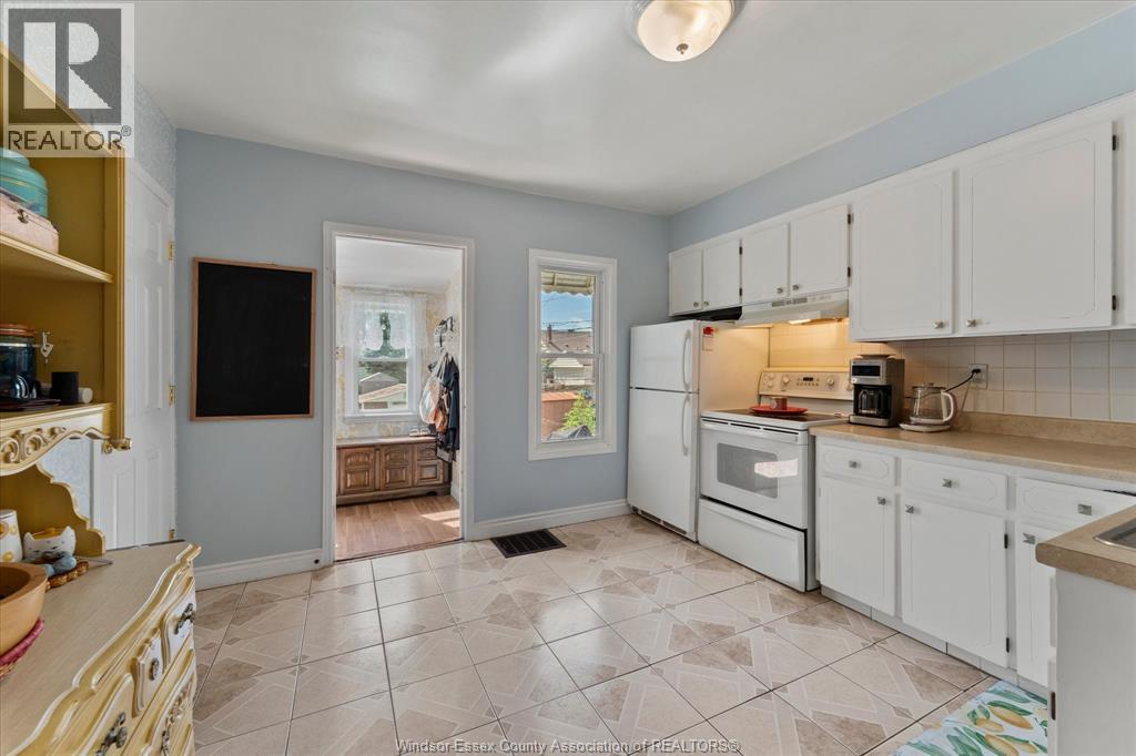 1535 MOY AVENUE - 11