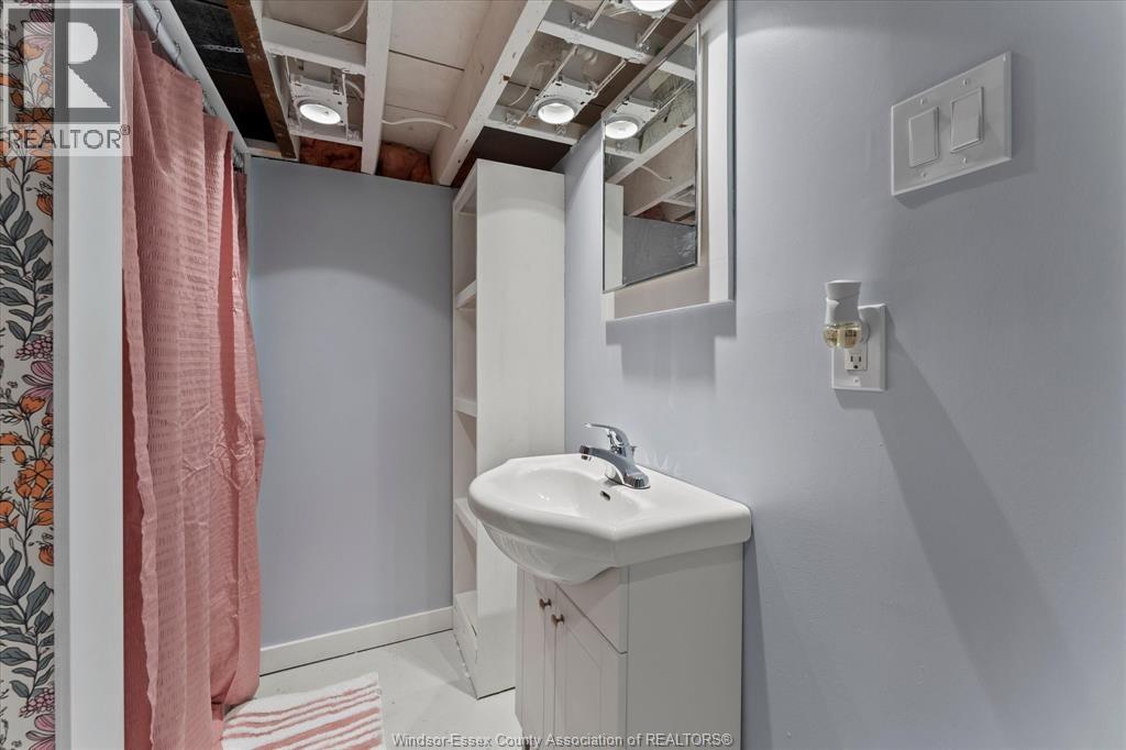 1535 MOY AVENUE - 28