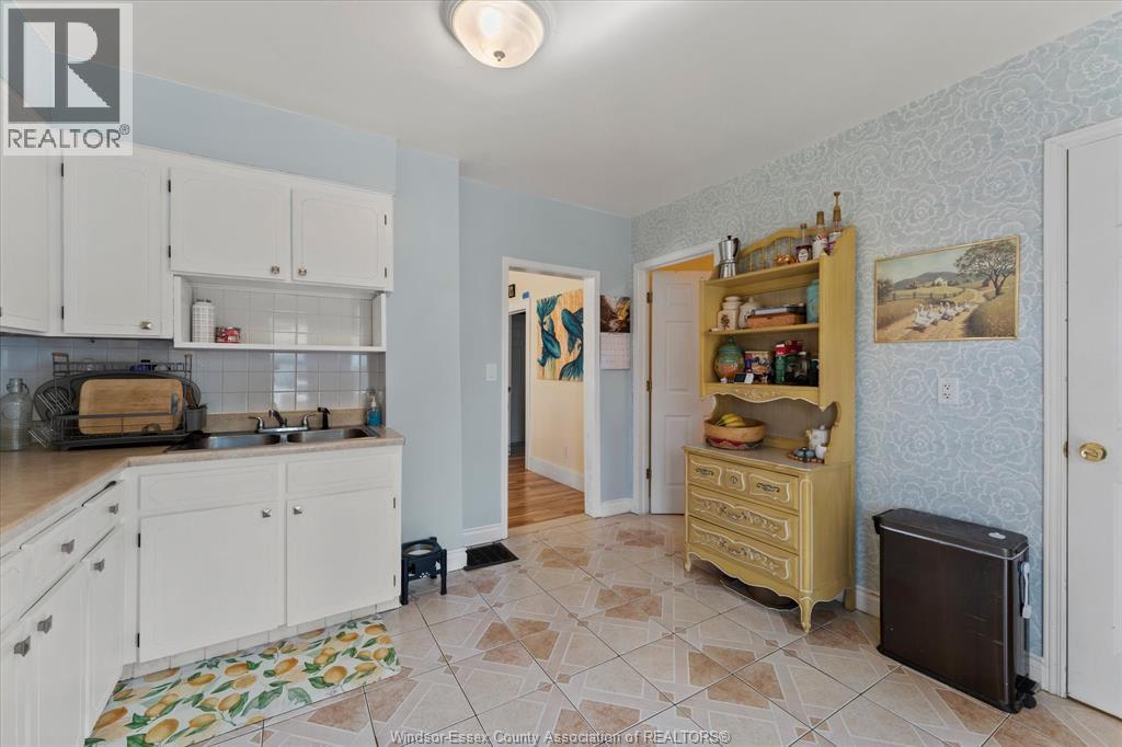1535 MOY AVENUE - 15