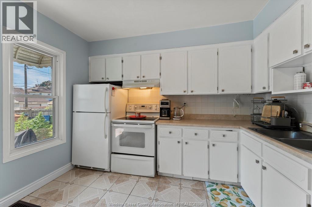 1535 MOY AVENUE - Image 14