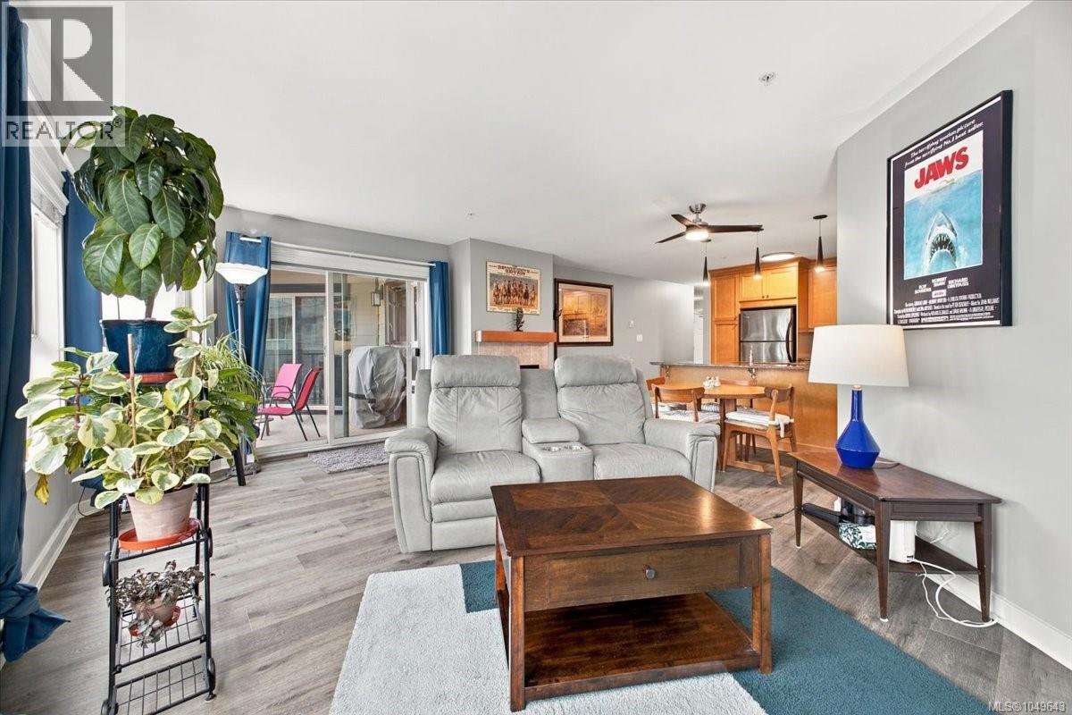 301 6728 Dickinson Rd, Nanaimo