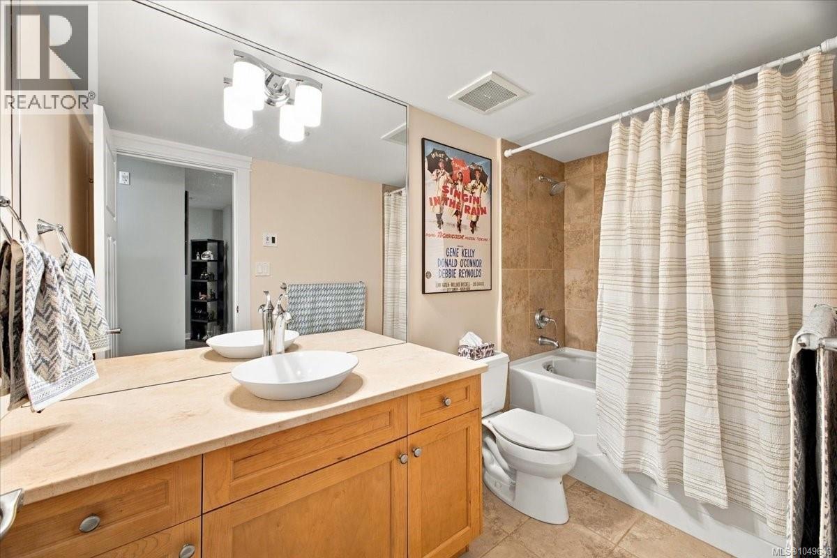 301 6728 Dickinson Rd, Nanaimo