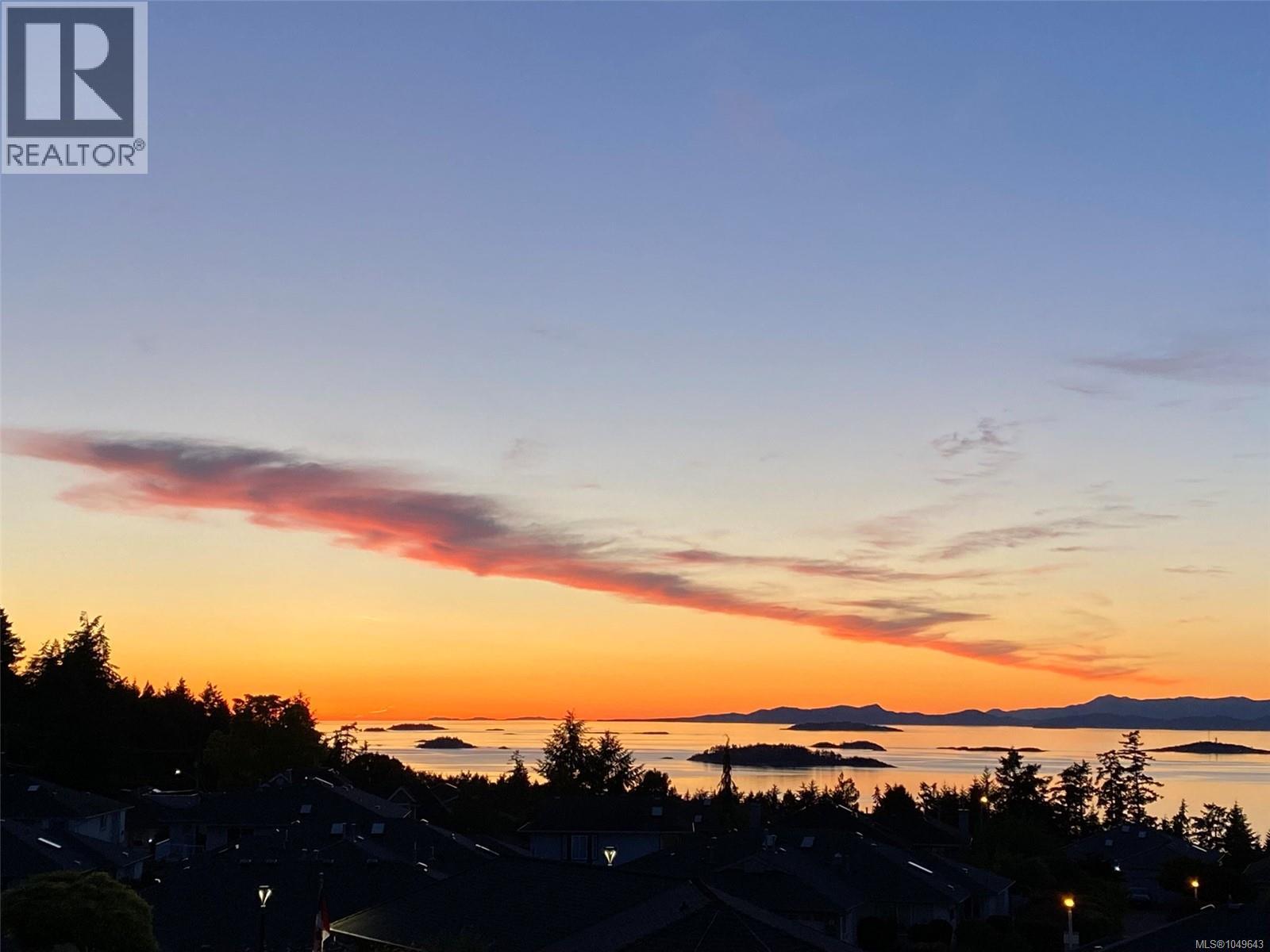 301 6728 Dickinson Rd, Nanaimo