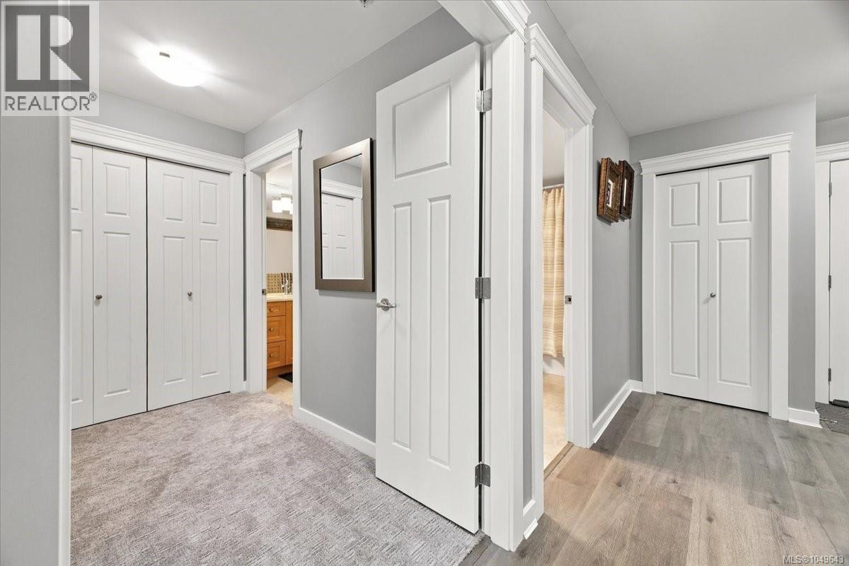 301 6728 Dickinson Rd, Nanaimo