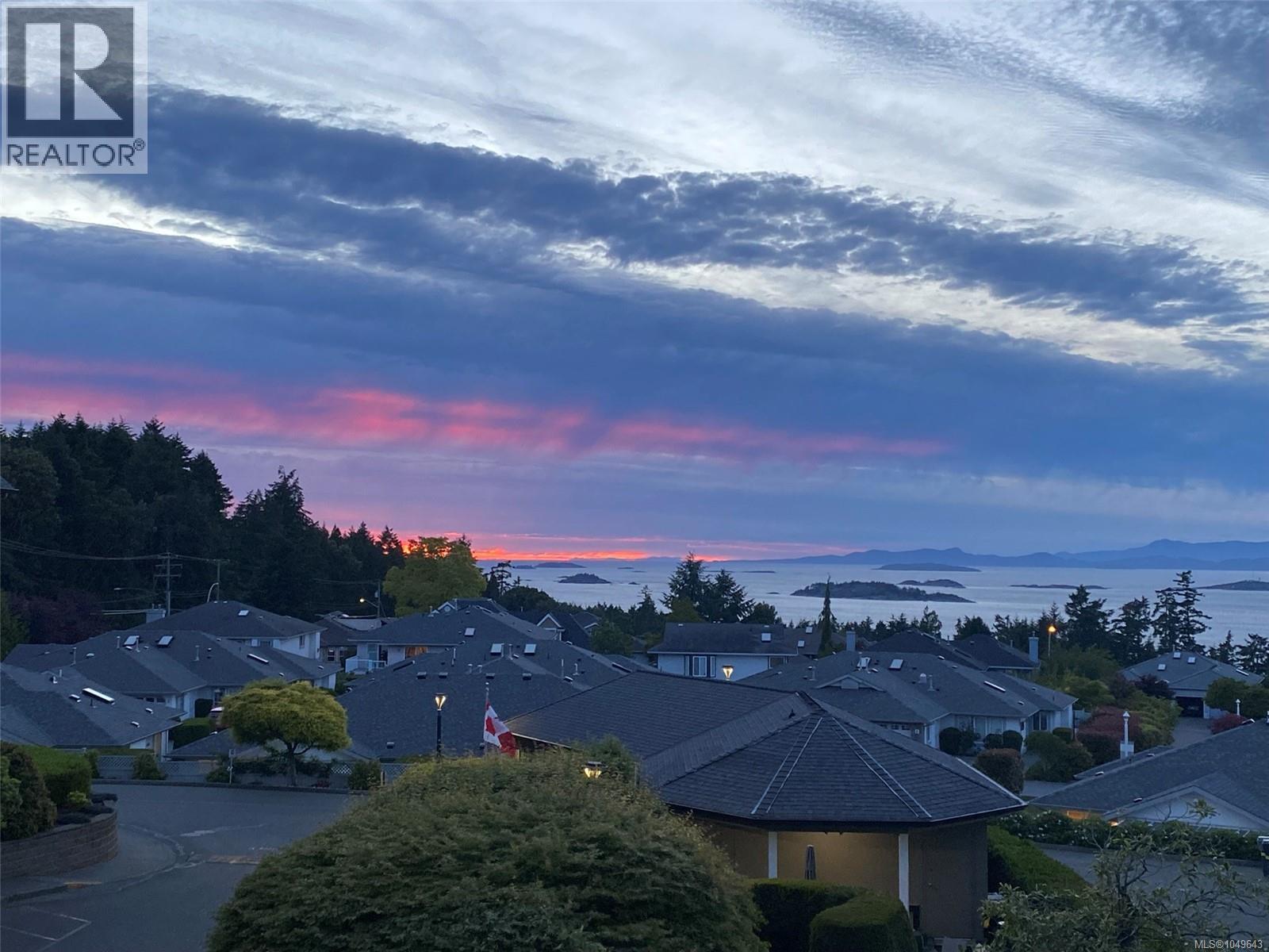 301 6728 Dickinson Rd, Nanaimo