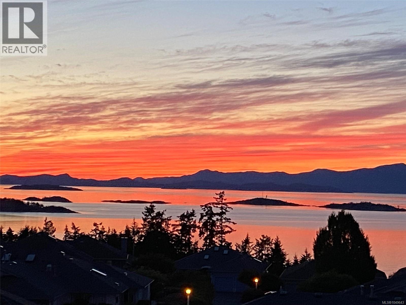 301 6728 Dickinson Rd, Nanaimo
