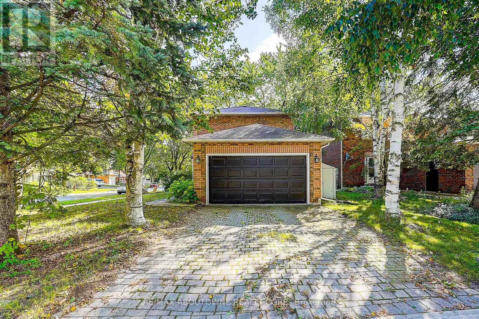 47 APRIL GARDENS, Aurora (Aurora Heights) — photo 3